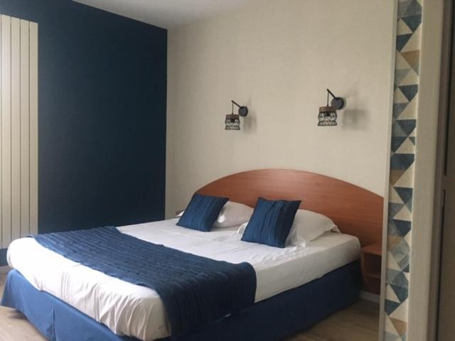 Logis Hotel Les 3 Marchands Bressuire Zewnętrze zdjęcie