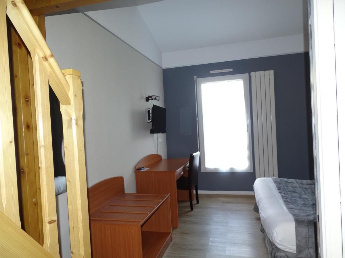 Logis Hotel Les 3 Marchands Bressuire Zewnętrze zdjęcie